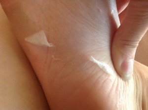 Корейский пилинг для ног Tony Moly Shiny Foot Peeling Liquid. Протестировала на себе. Читайте, как это было.